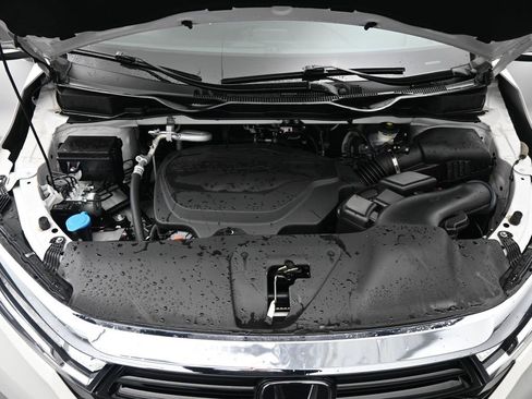 Used 2023 Honda Odyssey Touring image 14