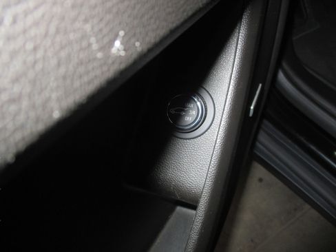 Used 2019 Chevrolet Traverse RS image 24