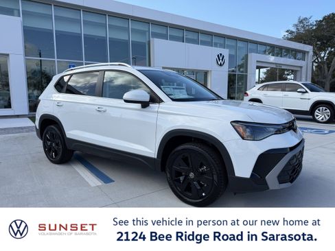 New 2026 Volkswagen Taos SE image 1