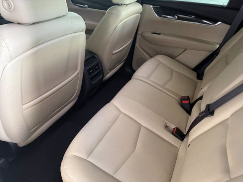 Used 2017 Cadillac XT5 FWD image 4