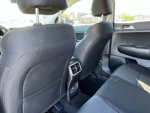 Used 2022 Kia Sportage LX w/ LX AWD Value Edition Package image 18