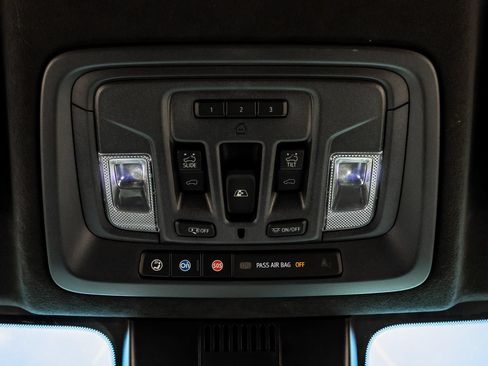 Used 2025 GMC Sierra 2500 AT4X AWD/4WD image 24