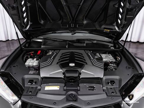 Used 2024 Lamborghini Urus Performante image 5