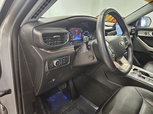 Used 2022 Ford Explorer Limited w/ Equipment Group 301A image 51