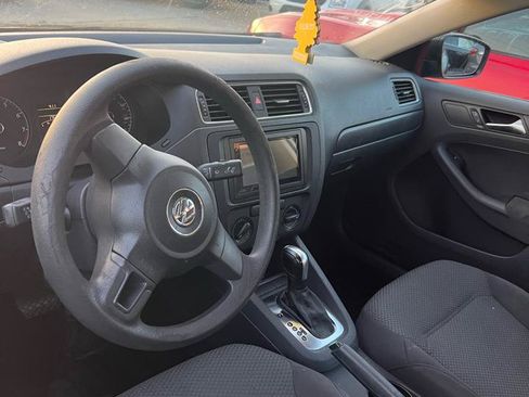 Used 2011 Volkswagen Jetta Sedan FWD image 7