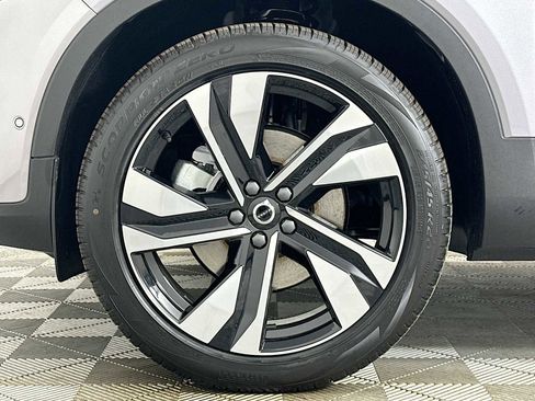 New 2026 Volvo XC40 B5 Plus w/ Climate Package image 30