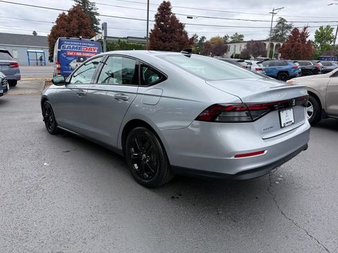 Used 2025 Honda Accord SE image 7