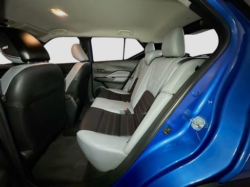 Used 2023 Nissan Kicks SR w/ SR Premium Package image 19