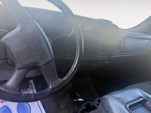 Used 2006 Chevrolet Silverado 1500 LT w/ Light Duty Power Package RWD image 11