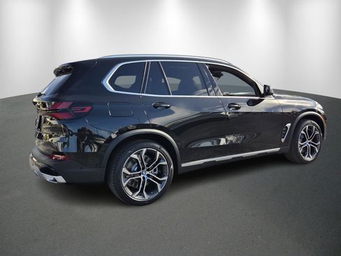 New 2026 BMW X5 xDrive50e w/ Executive Package image 7