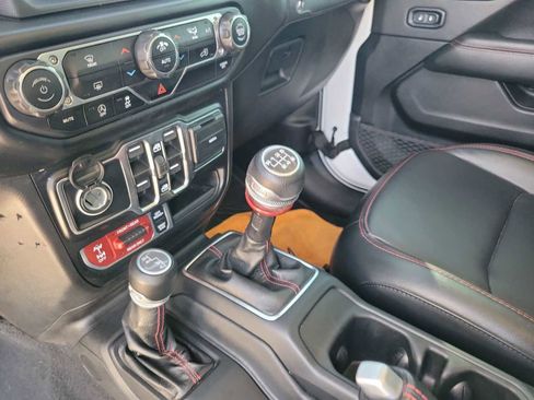 Used 2021 Jeep Gladiator Rubicon image 17