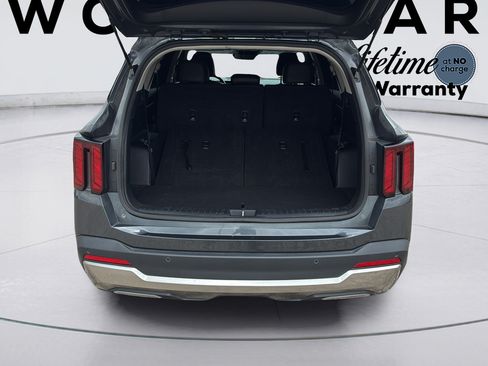 Used 2024 Kia Sorento S FWD image 10
