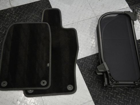 Used 2019 Aston Martin DB11 Volante image 34