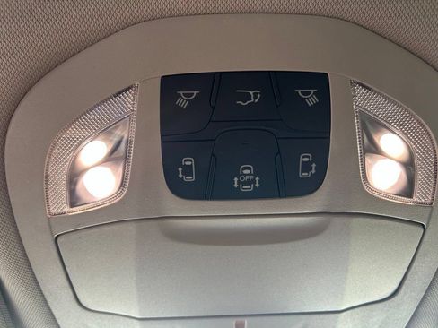 Used 2024 Chrysler Pacifica Touring-L FWD image 50