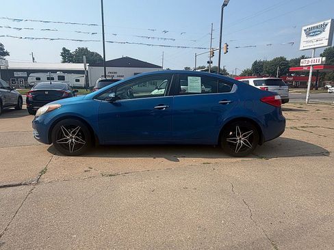 Used 2014 Kia Forte EX FWD image 2