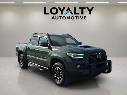Used 2022 Toyota Tacoma TRD Sport w/ TRD Premium Sport Package image 7