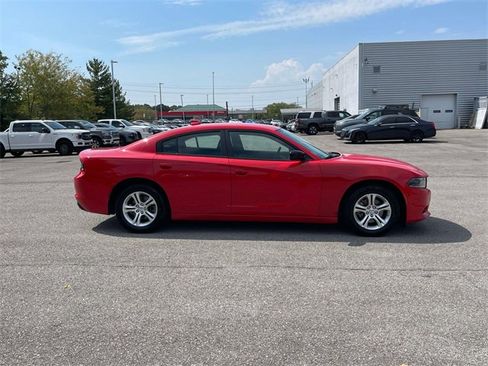 Used 2023 Dodge Charger SXT image 2