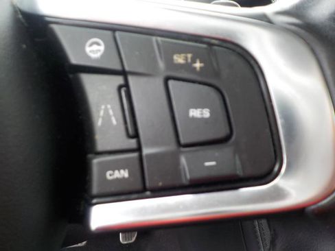 Used 2019 Jaguar F-PACE Prestige image 16