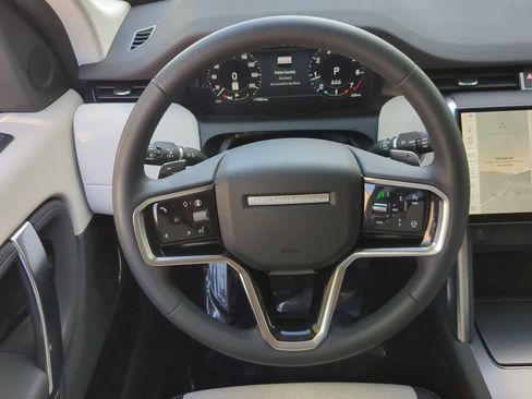 Used 2025 Land Rover Discovery Sport S image 25