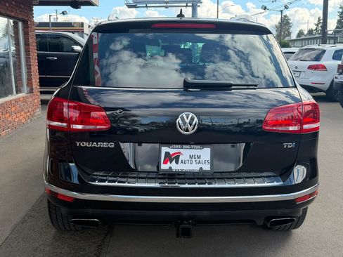 Used 2015 Volkswagen Touareg Sport image 4
