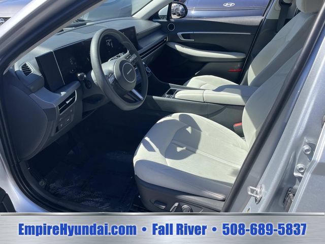 Used 2025 Hyundai Sonata SEL FWD image 16