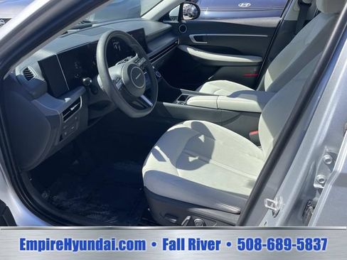 Used 2025 Hyundai Sonata SEL FWD image 16