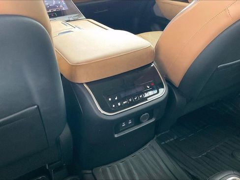 Used 2025 INFINITI QX80 Sensory w/ Premium Cargo Package image 21