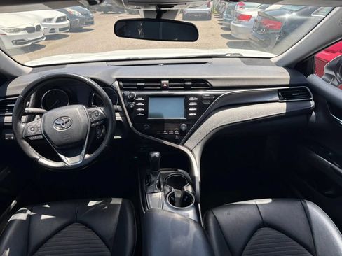 Used 2019 Toyota Camry SE FWD image 10