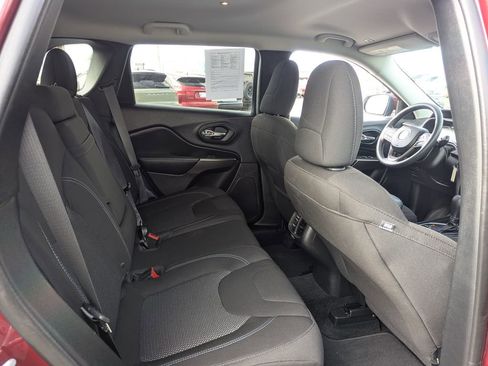 Used 2019 Jeep Cherokee Latitude w/ Popular Appearance Group image 30