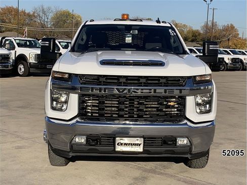 Used 2023 Chevrolet Silverado 3500 LT w/ Convenience Package image 9