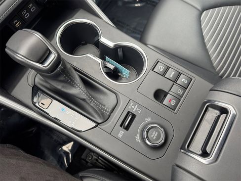 Used 2023 Toyota Highlander XSE image 22