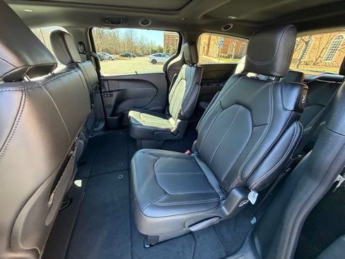 New 2026 Chrysler Pacifica Select w/ S Appearance Package FWD image 12
