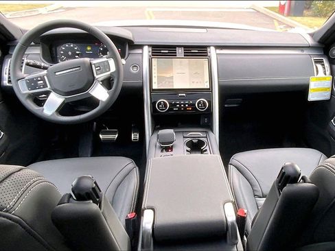 New 2026 Land Rover Discovery Limited Edition image 5
