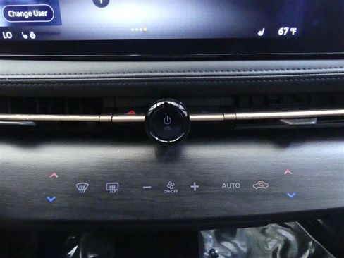 Used 2023 Nissan Ariya AWD image 13