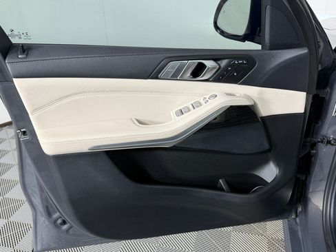 Used 2022 BMW X7 xDrive40i w/ M Sport Package AWD/4WD image 12