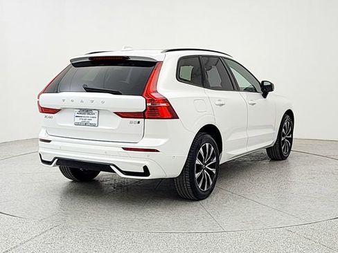 Used 2025 Volvo XC60 B5 Plus image 5