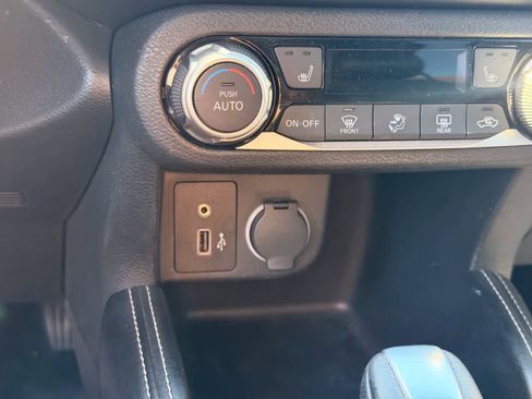 Certified 2018 Nissan Kicks SR w/ Premium Package image 20