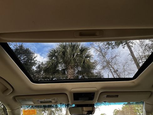 Used 2021 Lexus LX 570 4WD w/ 3rd Row & Luxury Pkg image 37