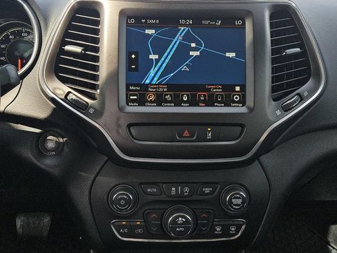 Used 2022 Jeep Cherokee Trailhawk w/ Sound & Nav Group AWD/4WD image 14