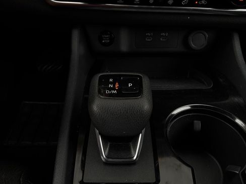 Used 2025 Nissan Rogue SV FWD image 24