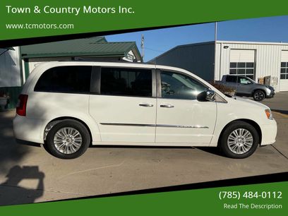 Used 2012 Chrysler Town & Country Limited w/ Luxury Group