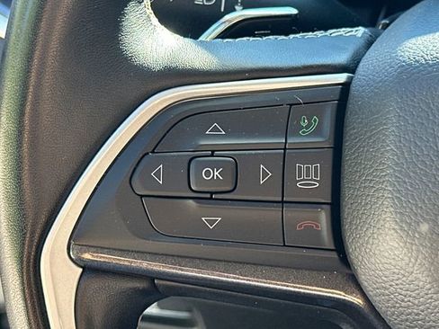 Used 2022 Jeep Grand Cherokee L Laredo w/ Luxury Tech Group I AWD/4WD image 30