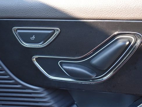 Used 2022 Lincoln Corsair AWD w/ Premium Package image 18