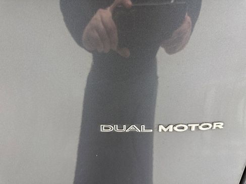 Used 2021 Tesla Model Y Long Range image 27