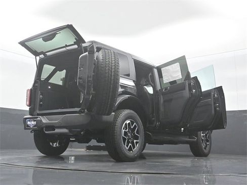 New 2025 Ford Bronco Outer Banks image 29