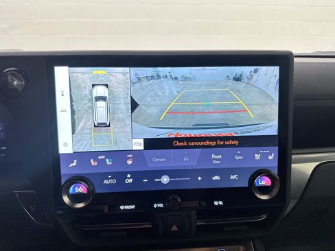 Used 2025 Lexus GX 550 w/ Accessory Package (2T) image 26