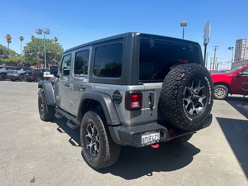 Used 2018 Jeep Wrangler Unlimited Rubicon AWD/4WD image 5