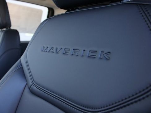 New 2025 Ford Maverick Lariat w/ Black Appearance Package image 20