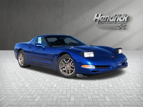 Used 2002 Chevrolet Corvette Coupe image 2