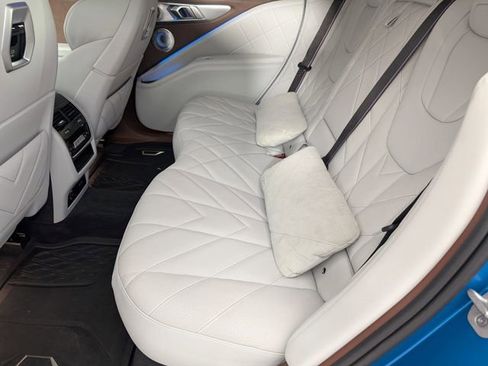 Used 2024 BMW XM AWD/4WD image 25